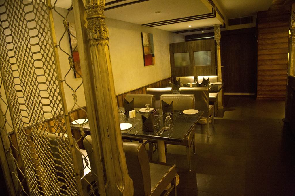 The Rajshahi Palace Hotel Indore Exterior foto