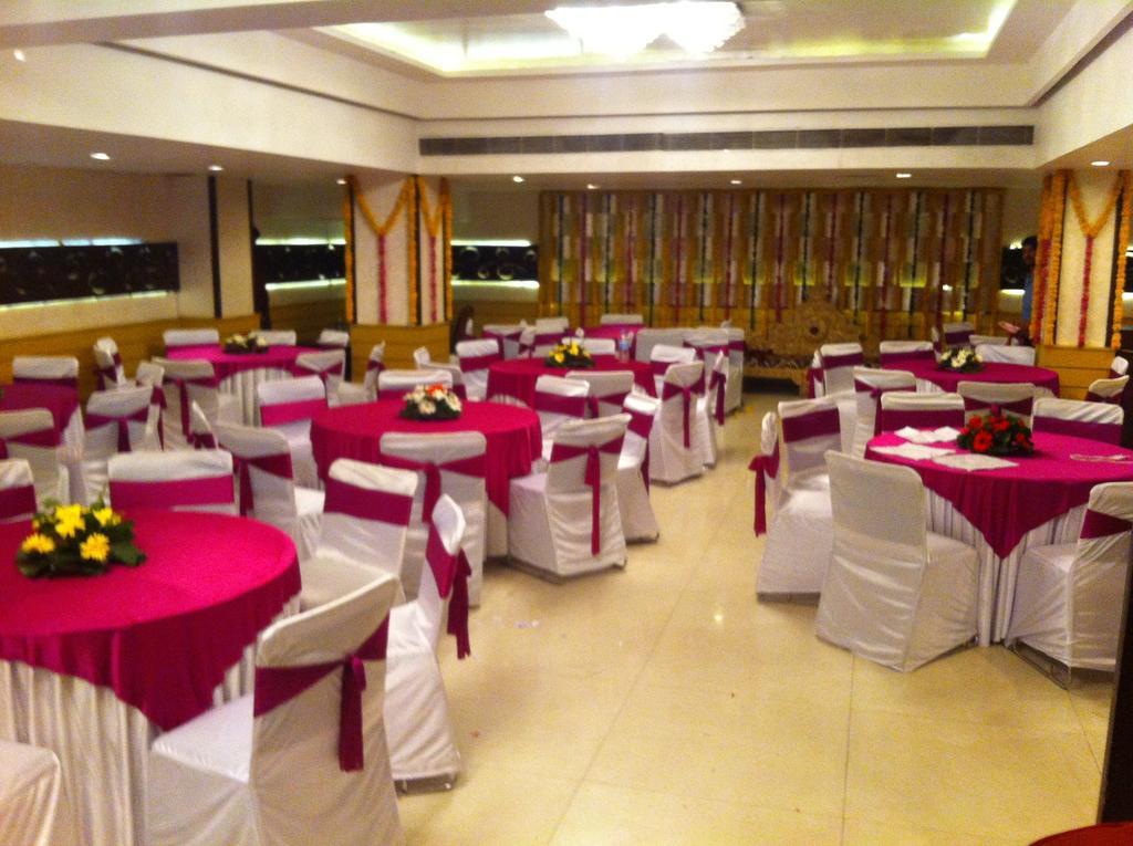 The Rajshahi Palace Hotel Indore Exterior foto